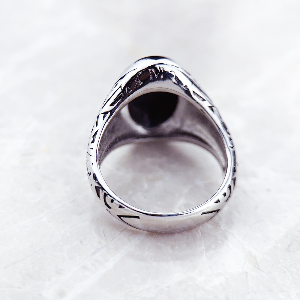 Черное овальное кольцо-печатка – обзор и цена Signet Ring Men