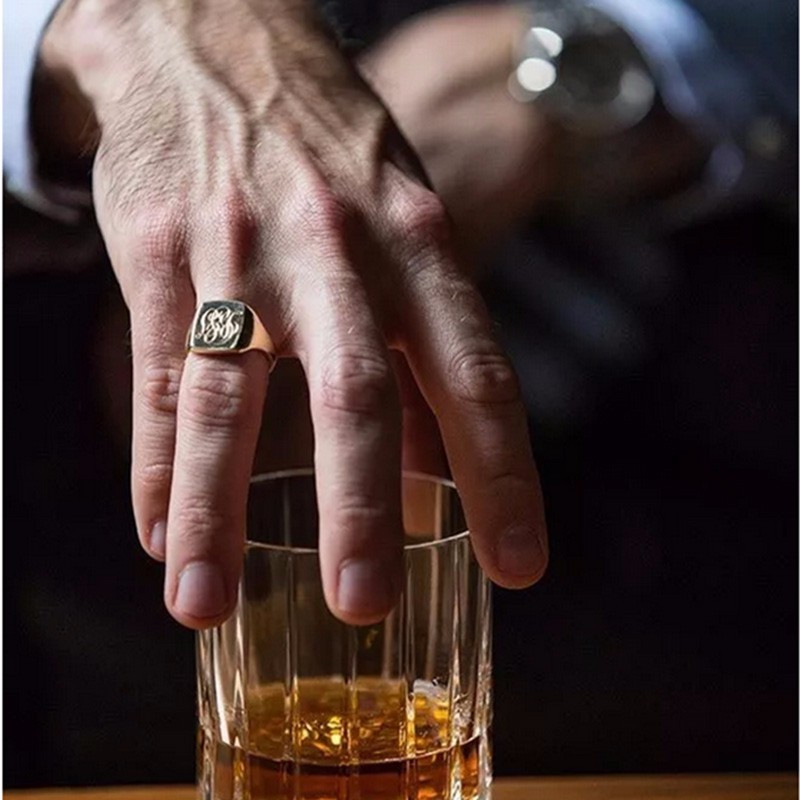 Мужское кольцо в виде знака из – обзор и цена Signet Ring Men